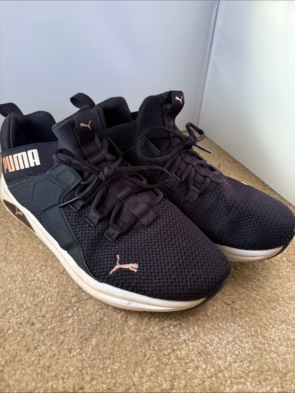 Puma woman Black Athletic Sneakers with Rose Gold Accents